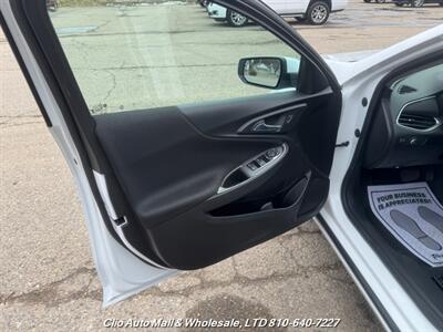 2022 Chevrolet Malibu LT   - Photo 11 - Clio, MI 48420