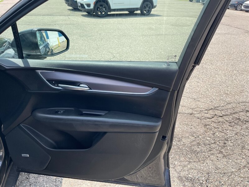 2017 Cadillac XT5 Premium Luxury - Photo 14 - Clio, MI 48420