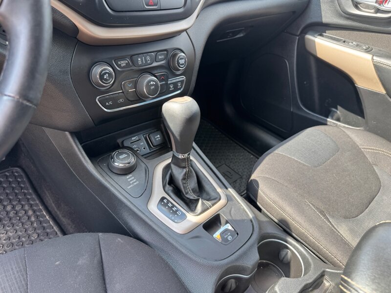 2017 Jeep Cherokee Latitude - Photo 11 - Clio, MI 48420