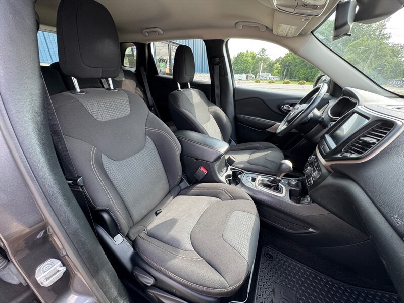 2017 Jeep Cherokee Latitude - Photo 22 - Clio, MI 48420