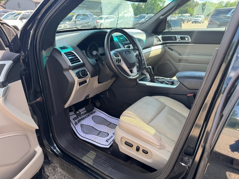 2015 Ford Explorer XLT - Photo 5 - Clio, MI 48420