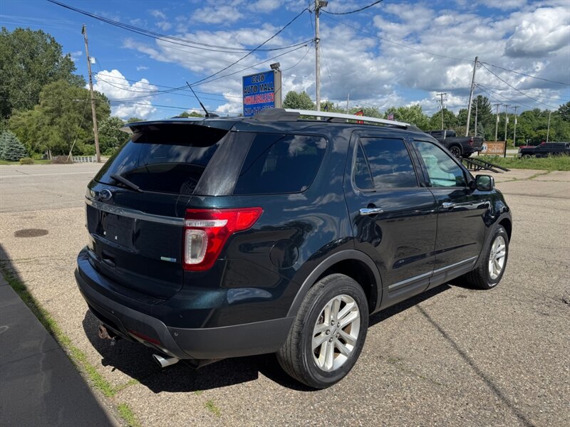 2015 Ford Explorer XLT - Photo 3 - Clio, MI 48420