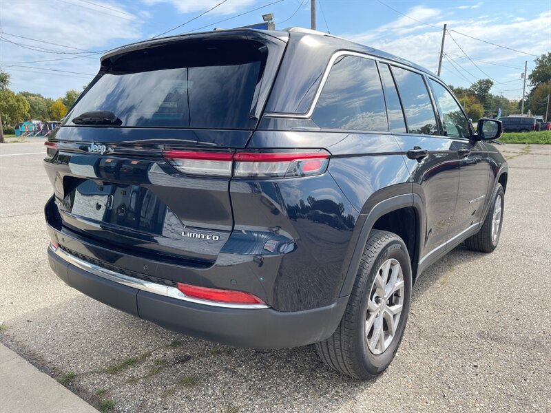 2023 Jeep Grand Cherokee Limited - Photo 6 - Clio, MI 48420