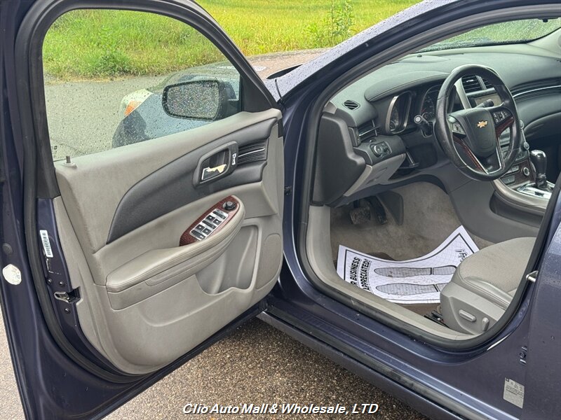 2013 Chevrolet Malibu 2LT photo 5