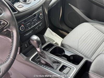 2017 Ford Escape Titanium   - Photo 9 - Clio, MI 48420