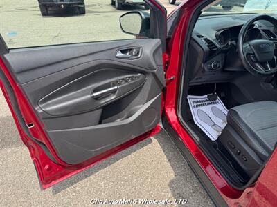 2017 Ford Escape Titanium   - Photo 5 - Clio, MI 48420