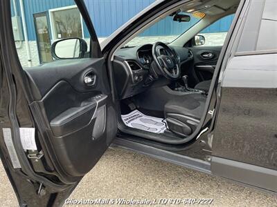 2019 Jeep Cherokee Sport 4WD   - Photo 8 - Clio, MI 48420