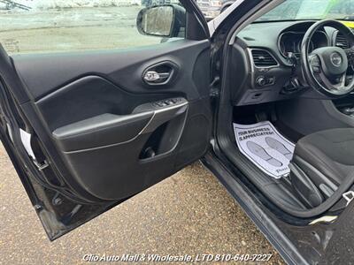 2019 Jeep Cherokee Sport 4WD   - Photo 9 - Clio, MI 48420