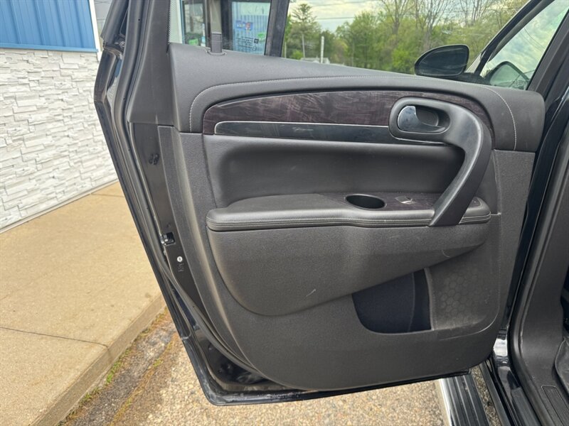 2017 Buick Enclave Premium - Photo 15 - Clio, MI 48420