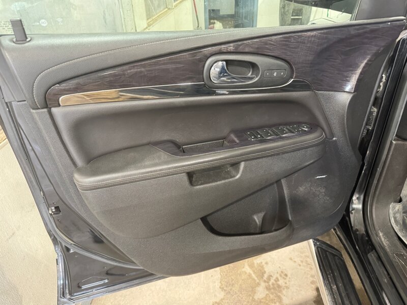 2017 Buick Enclave Premium - Photo 9 - Clio, MI 48420