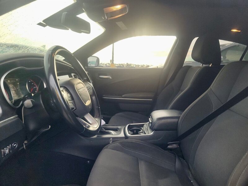 2017 Dodge Charger SXT - Photo 5 - Clio, MI 48420