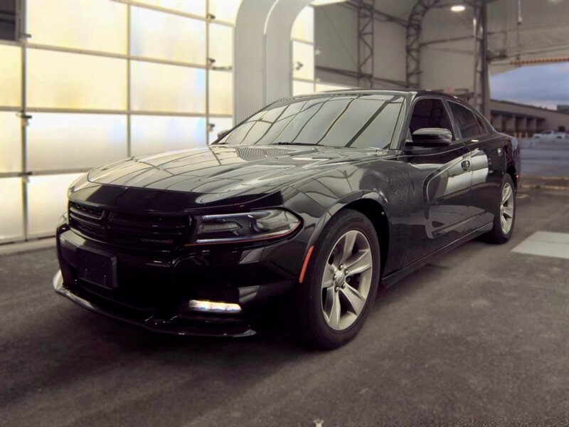 2017 Dodge Charger SXT   - Photo 1 - Clio, MI 48420