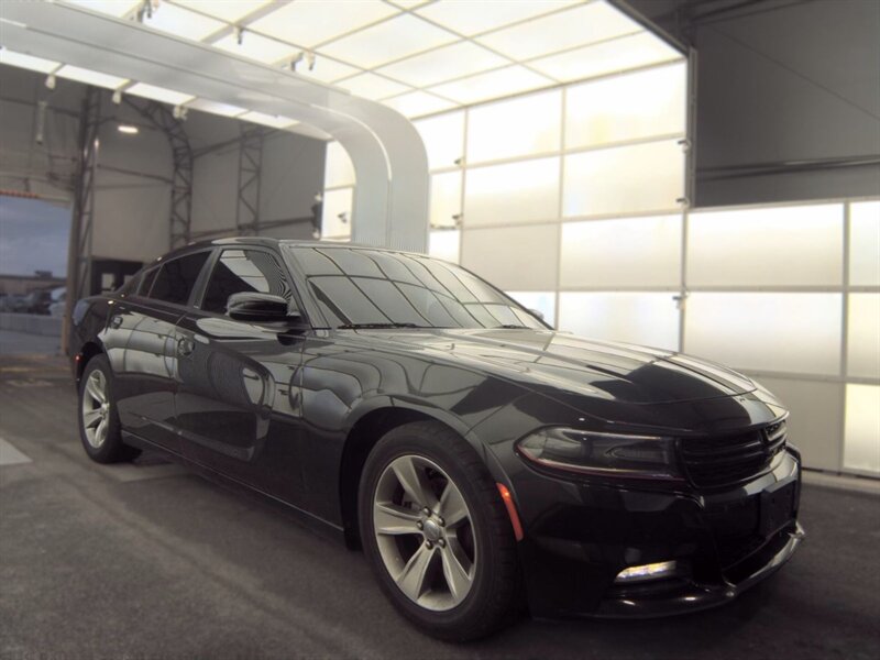 2017 Dodge Charger SXT - Photo 4 - Clio, MI 48420
