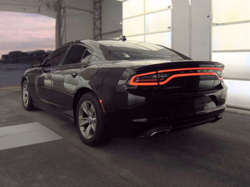 2017 Dodge Charger SXT - Photo 3 - Clio, MI 48420