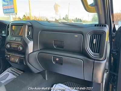 2019 Chevrolet Silverado 1500 Custom 4X4   - Photo 31 - Clio, MI 48420
