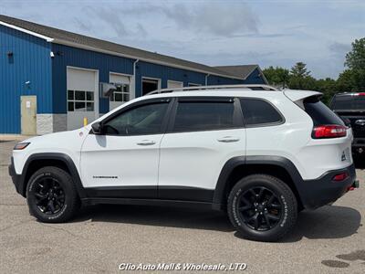 2016 Jeep Cherokee Trailhawk   - Photo 2 - Clio, MI 48420