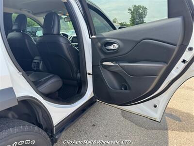 2016 Jeep Cherokee Trailhawk   - Photo 17 - Clio, MI 48420