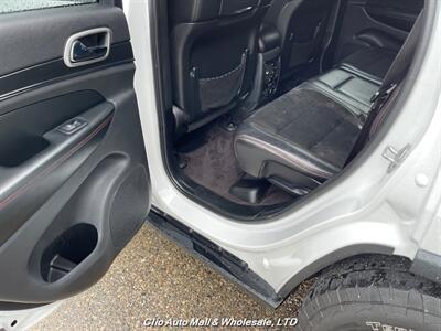2017 Jeep Grand Cherokee Trailhawk 4WD   - Photo 17 - Clio, MI 48420