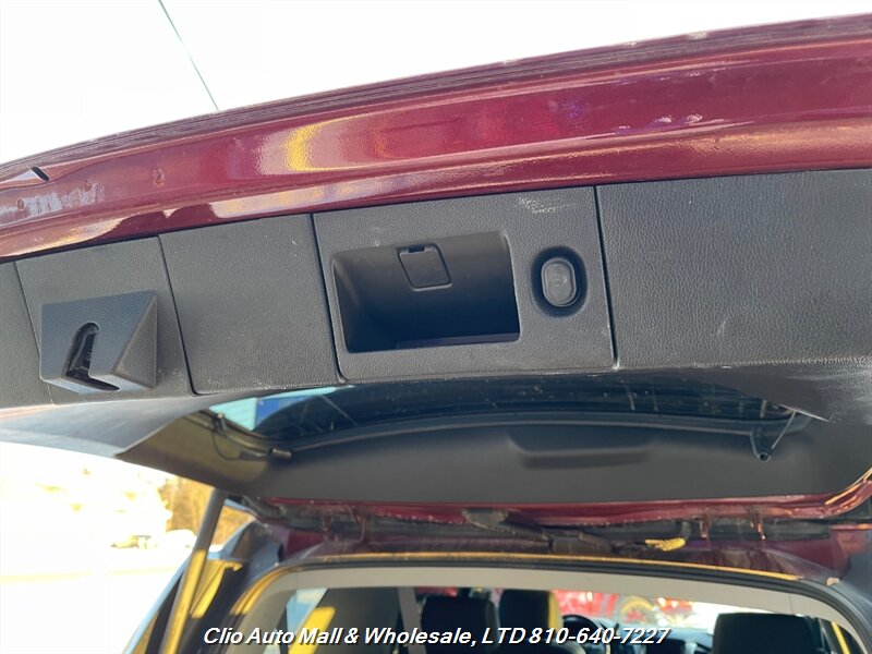 2018 GMC Yukon SLT - Photo 24 - Clio, MI 48420