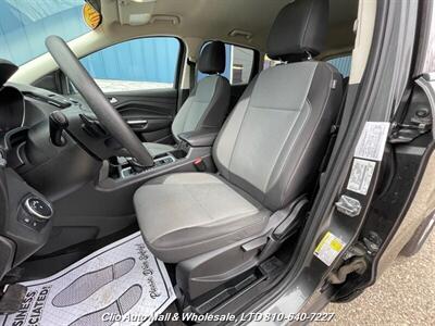 2017 Ford Escape SE AWD   - Photo 11 - Clio, MI 48420