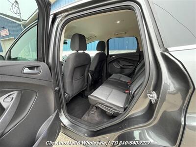 2017 Ford Escape SE AWD   - Photo 13 - Clio, MI 48420