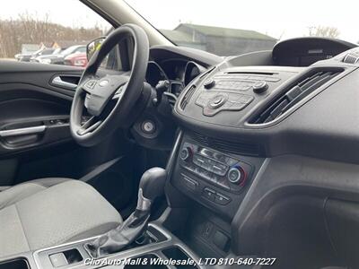 2017 Ford Escape SE AWD   - Photo 19 - Clio, MI 48420
