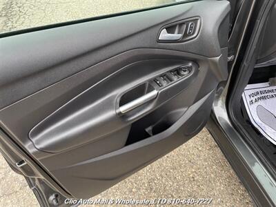 2017 Ford Escape SE AWD   - Photo 8 - Clio, MI 48420