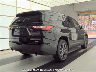 2020 Chevrolet Traverse RS   - Photo 2 - Clio, MI 48420