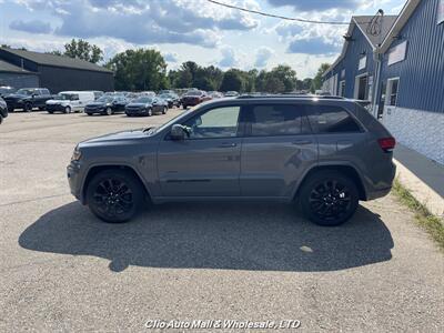 2020 Jeep Grand Cherokee Altitude   - Photo 2 - Clio, MI 48420