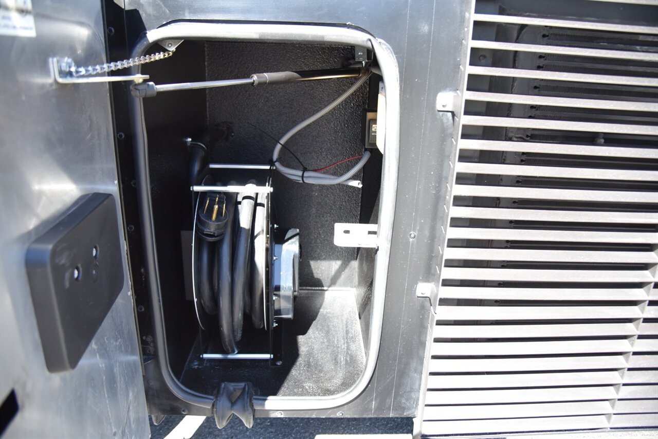 2022 TIFFIN ALLEGRO BUS 40IP   - Photo 38 - Orange, CA 92867