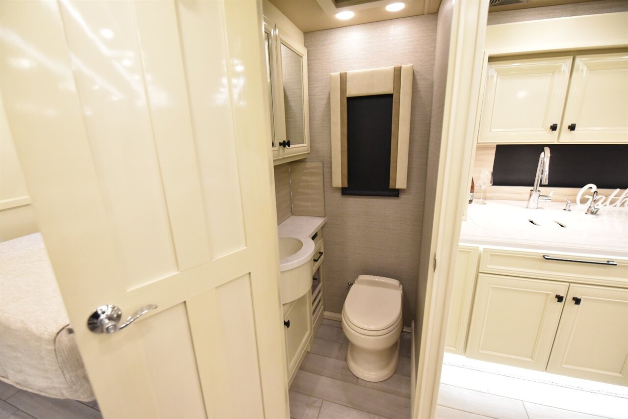 2022 TIFFIN ALLEGRO BUS 40IP   - Photo 62 - Orange, CA 92867