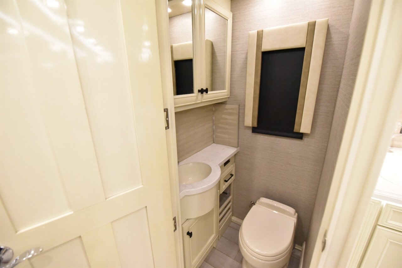 2022 TIFFIN ALLEGRO BUS 40IP   - Photo 63 - Orange, CA 92867