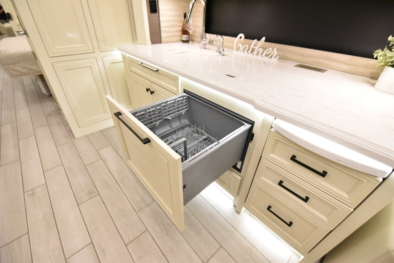 2022 TIFFIN ALLEGRO BUS 40IP   - Photo 53 - Orange, CA 92867