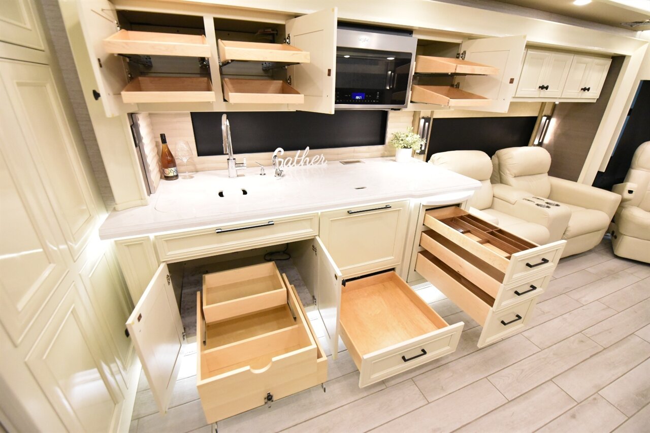 2022 TIFFIN ALLEGRO BUS 40IP   - Photo 56 - Orange, CA 92867