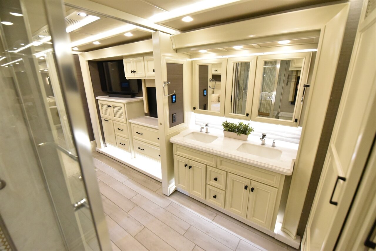 2022 TIFFIN ALLEGRO BUS 40IP   - Photo 73 - Orange, CA 92867