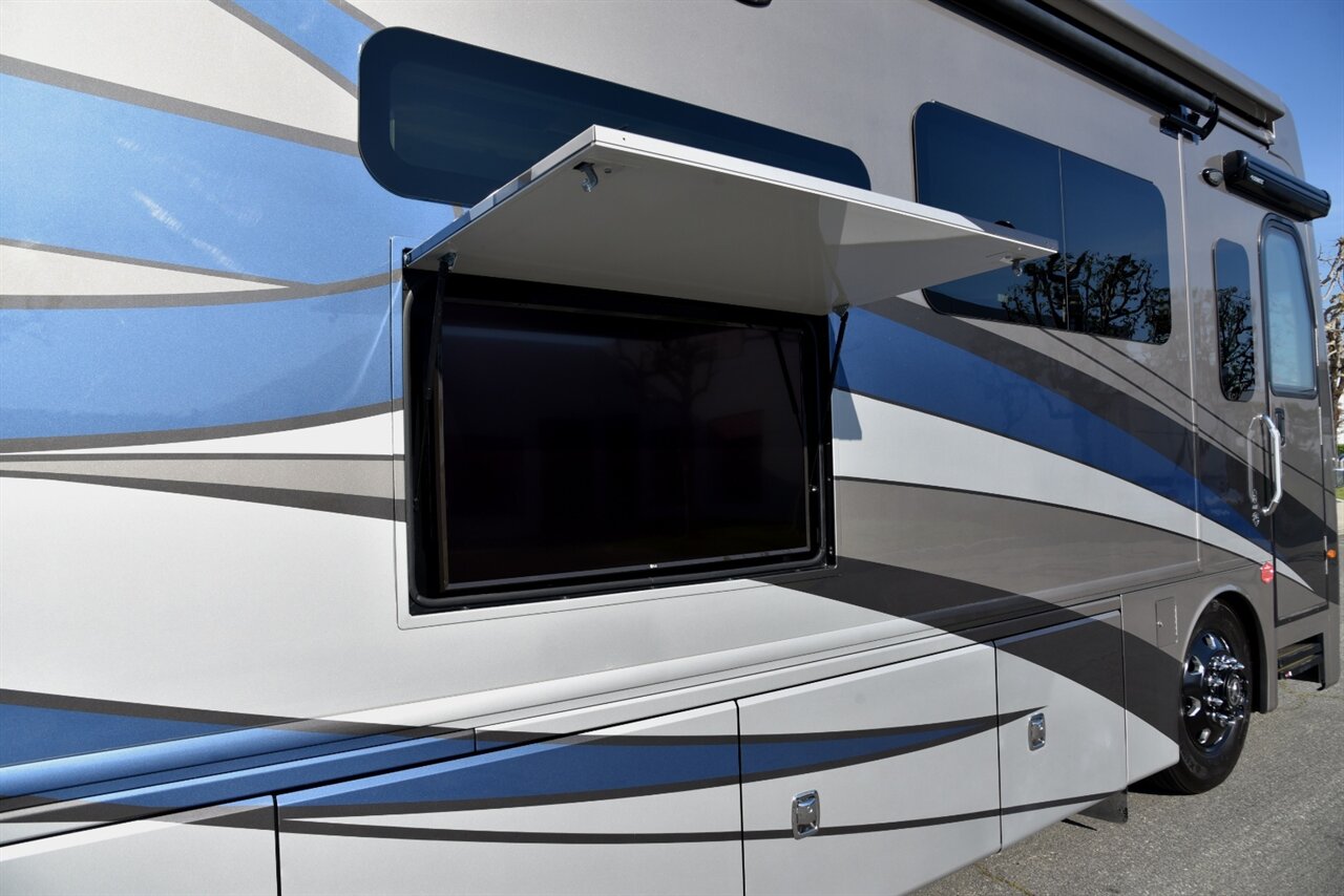 2021 Fleetwood Discovery LXE 44H   - Photo 41 - Orange, CA 92867