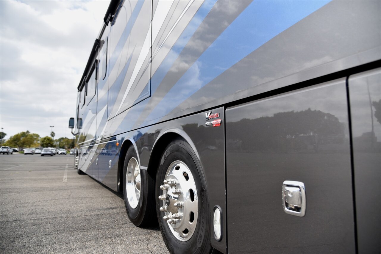 2021 Fleetwood Discovery LXE 44H   - Photo 11 - Orange, CA 92867