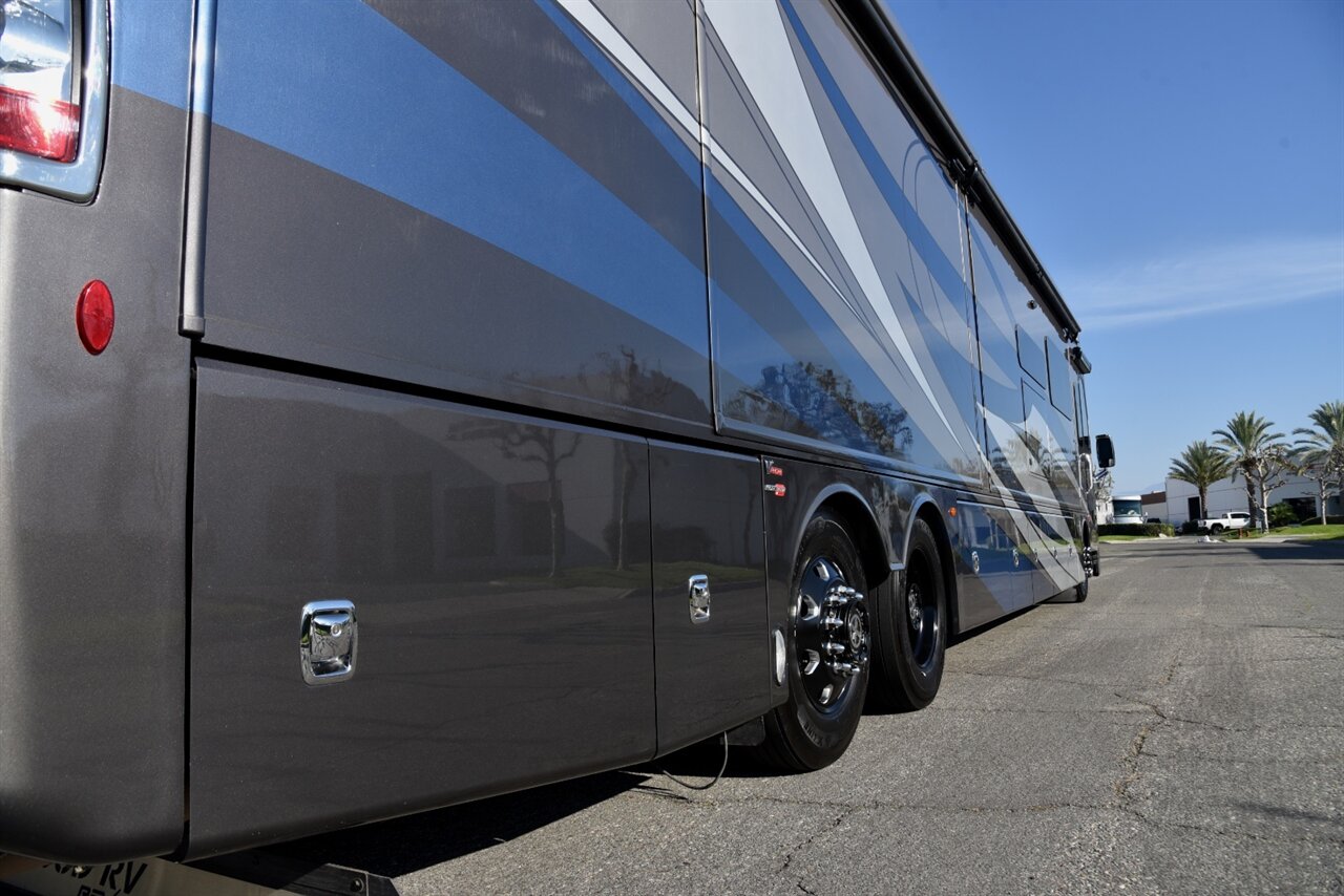 2021 Fleetwood Discovery LXE 44H   - Photo 13 - Orange, CA 92867