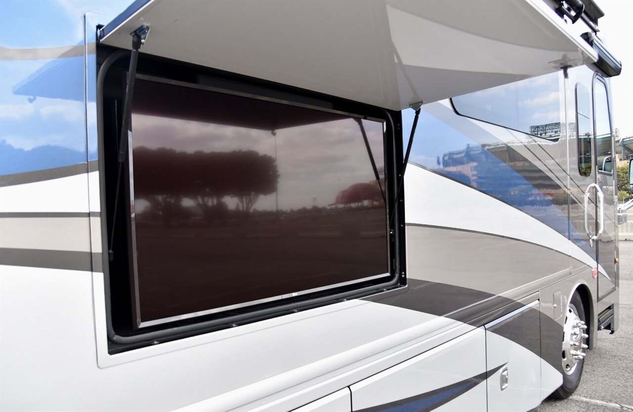 2021 Fleetwood Discovery LXE 44H   - Photo 47 - Orange, CA 92867