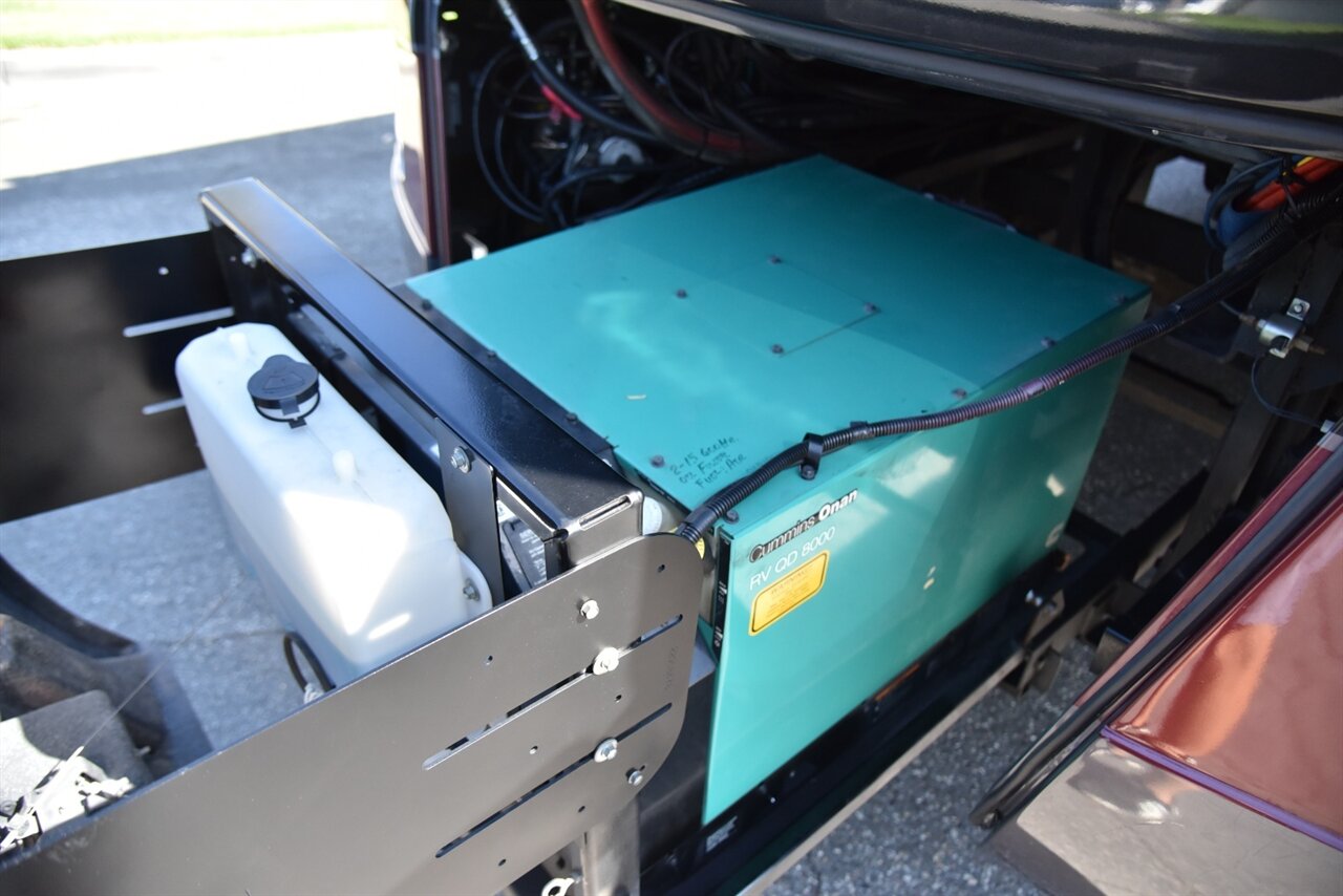 2011 Monaco Knight 40PBT   - Photo 47 - Orange, CA 92867