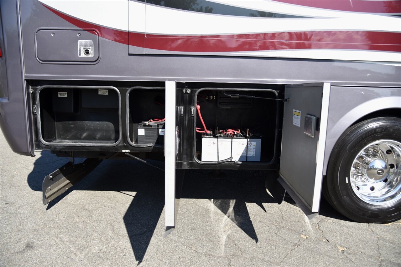 2011 Monaco Knight 40PBT   - Photo 42 - Orange, CA 92867