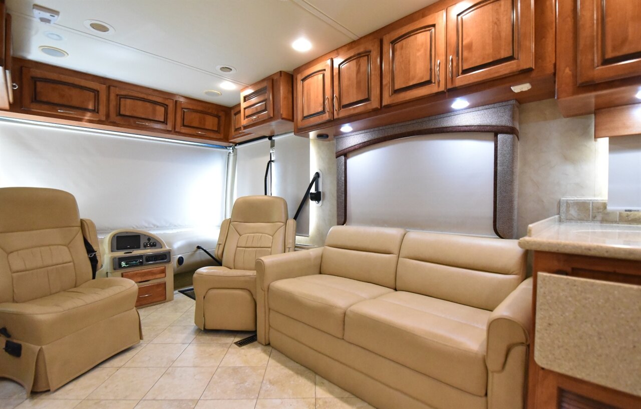 2011 Monaco Knight 40PBT   - Photo 14 - Orange, CA 92867