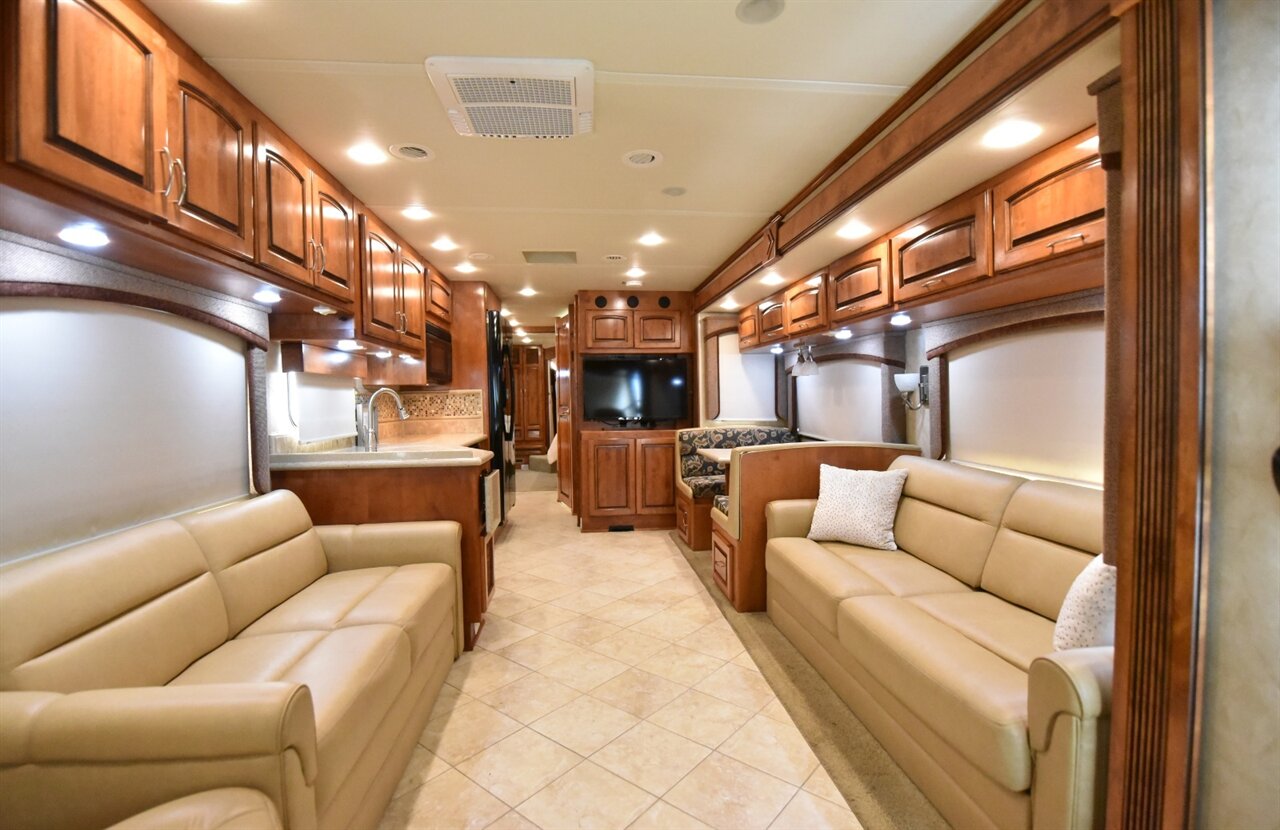 2011 Monaco Knight 40PBT   - Photo 10 - Orange, CA 92867