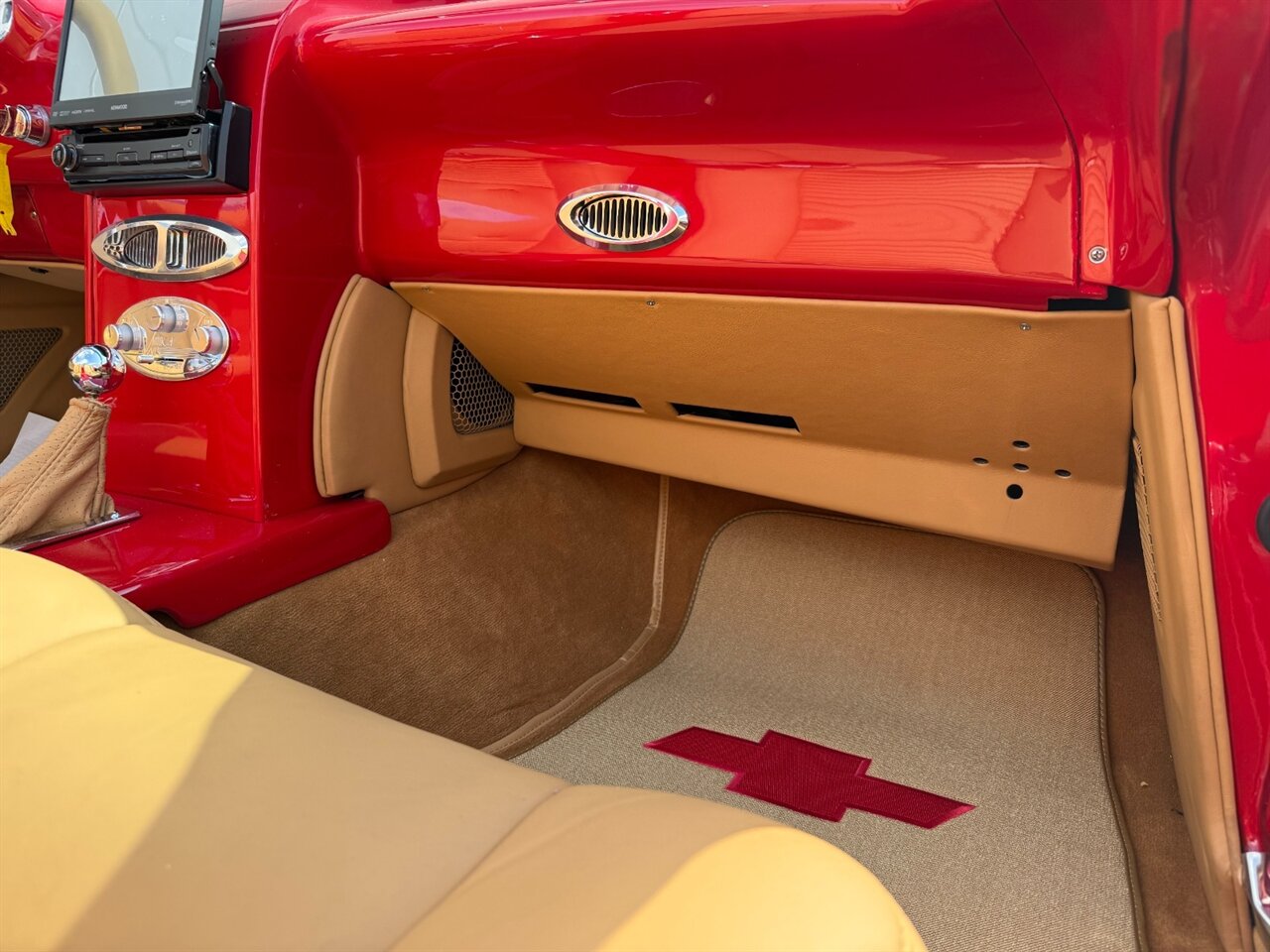 1960 Chevrolet Corvette - Photo 25 - Orange, CA 92867