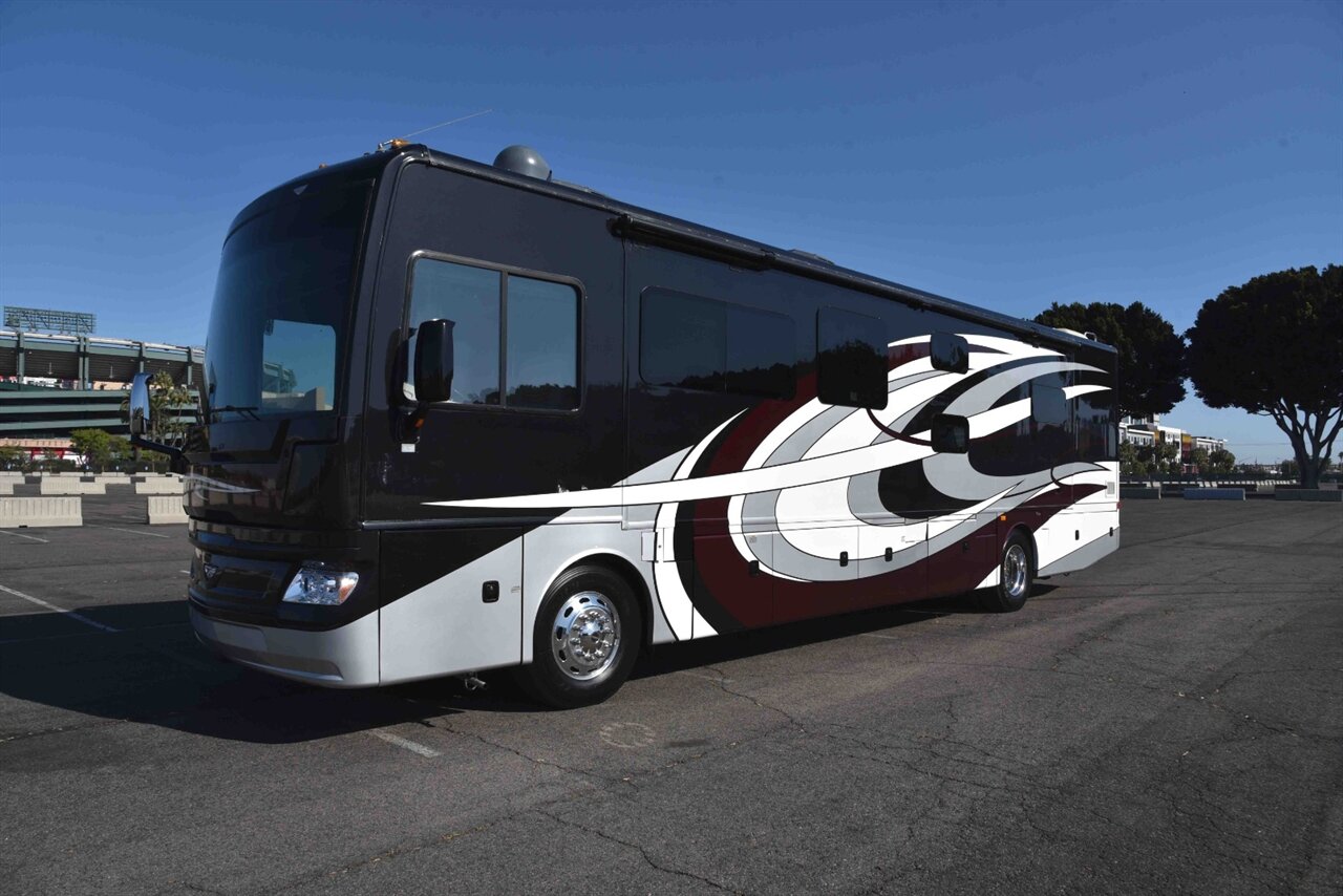 2018 Fleetwood Pace Arrow  LXE - Photo 7 - Orange, CA 92867