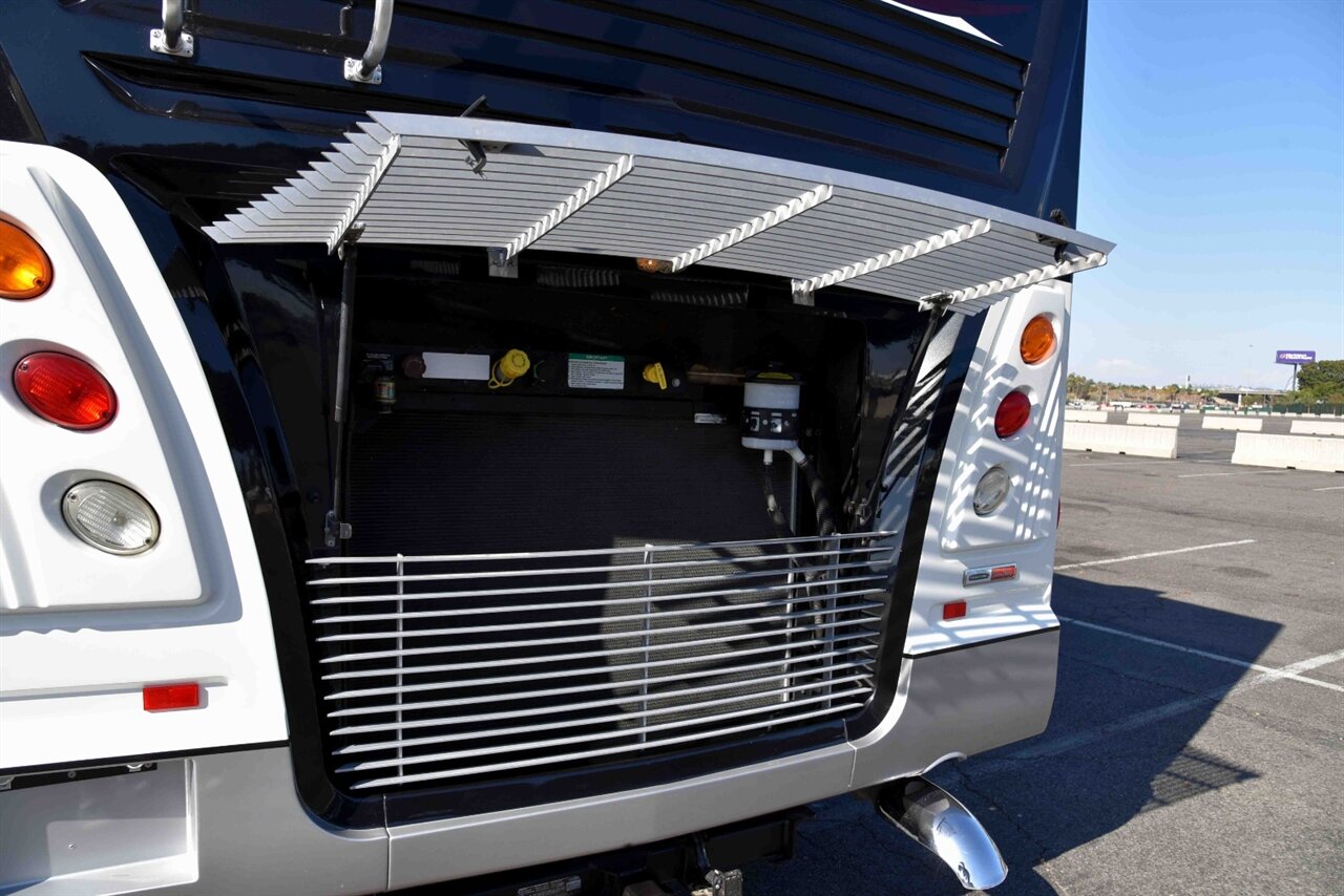 2018 Fleetwood Pace Arrow  LXE - Photo 21 - Orange, CA 92867