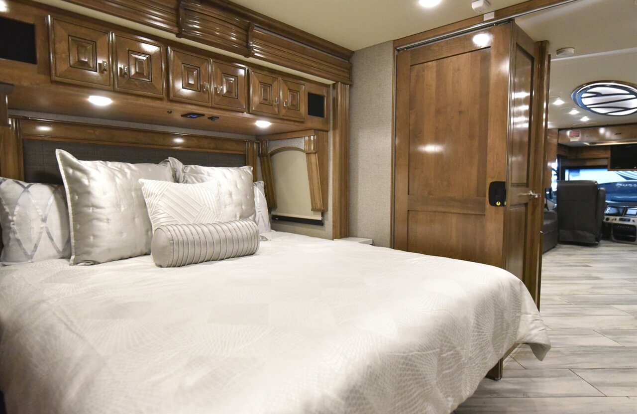 2022 Fleetwood Discovery   - Photo 48 - Orange, CA 92867