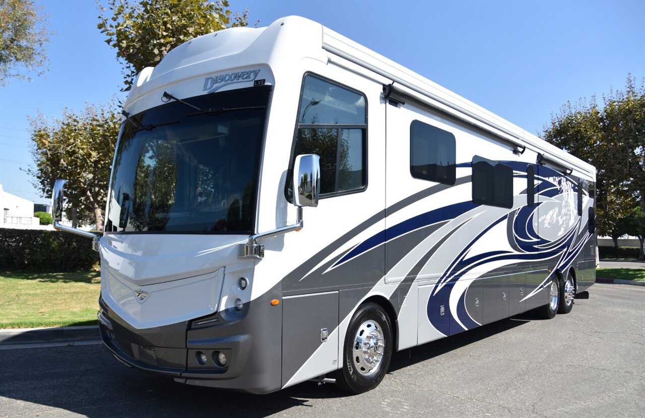 2022 Fleetwood Discovery   - Photo 12 - Orange, CA 92867