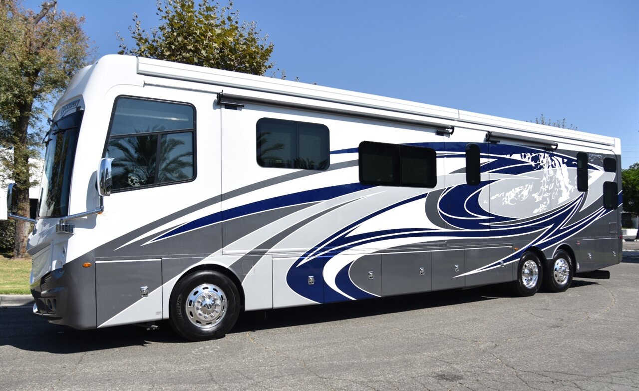 2022 Fleetwood Discovery   - Photo 10 - Orange, CA 92867