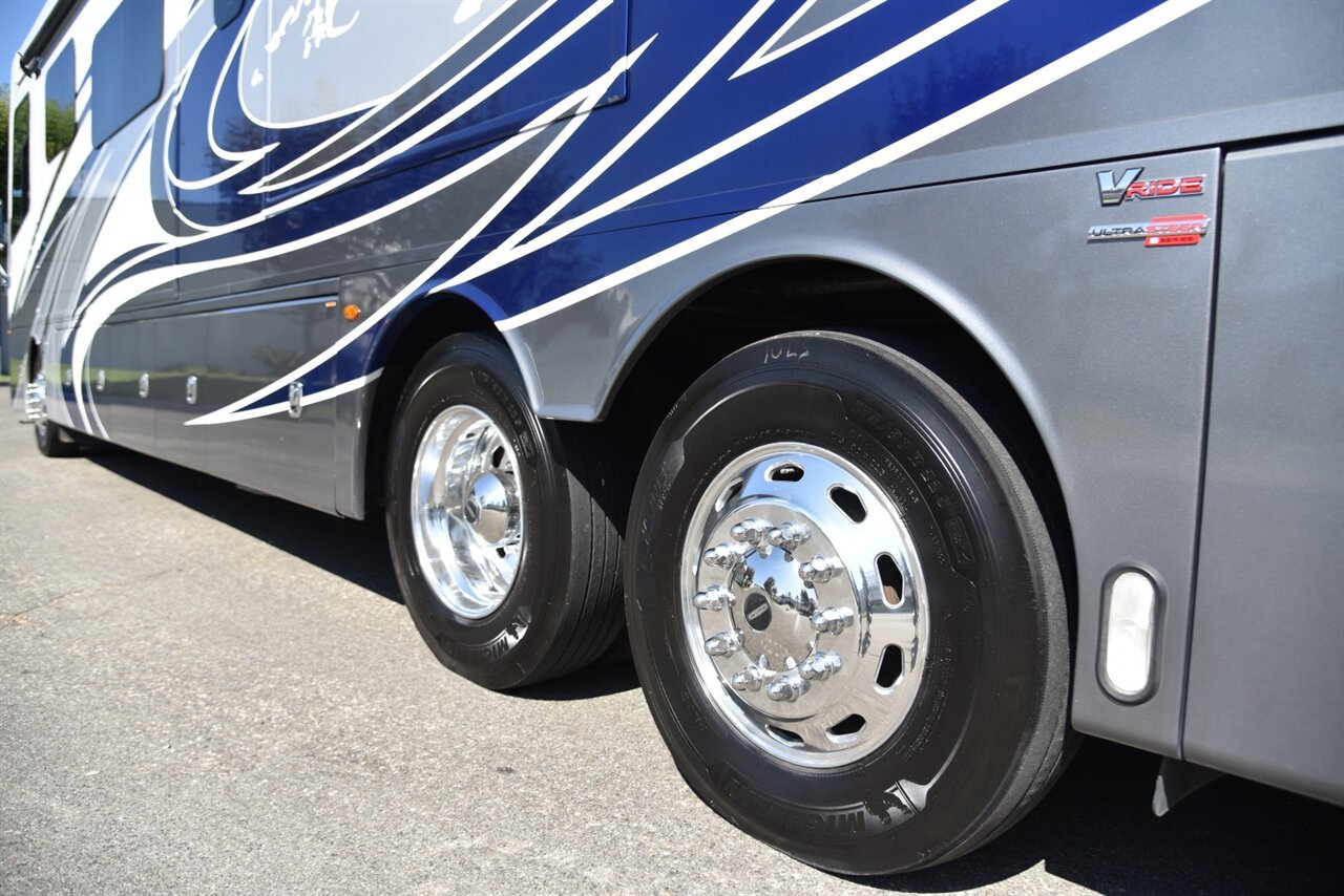 2022 Fleetwood Discovery   - Photo 16 - Orange, CA 92867